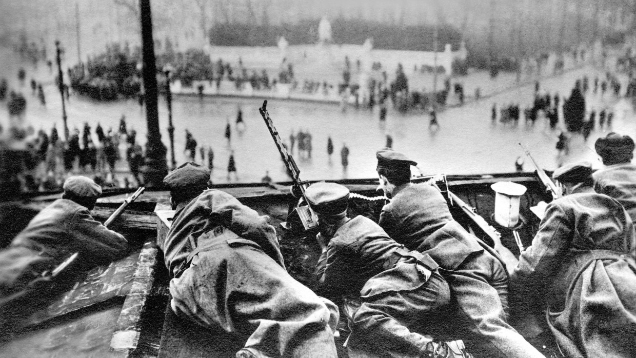 Straßenkampf am Brandenburger Tor im März 1919.