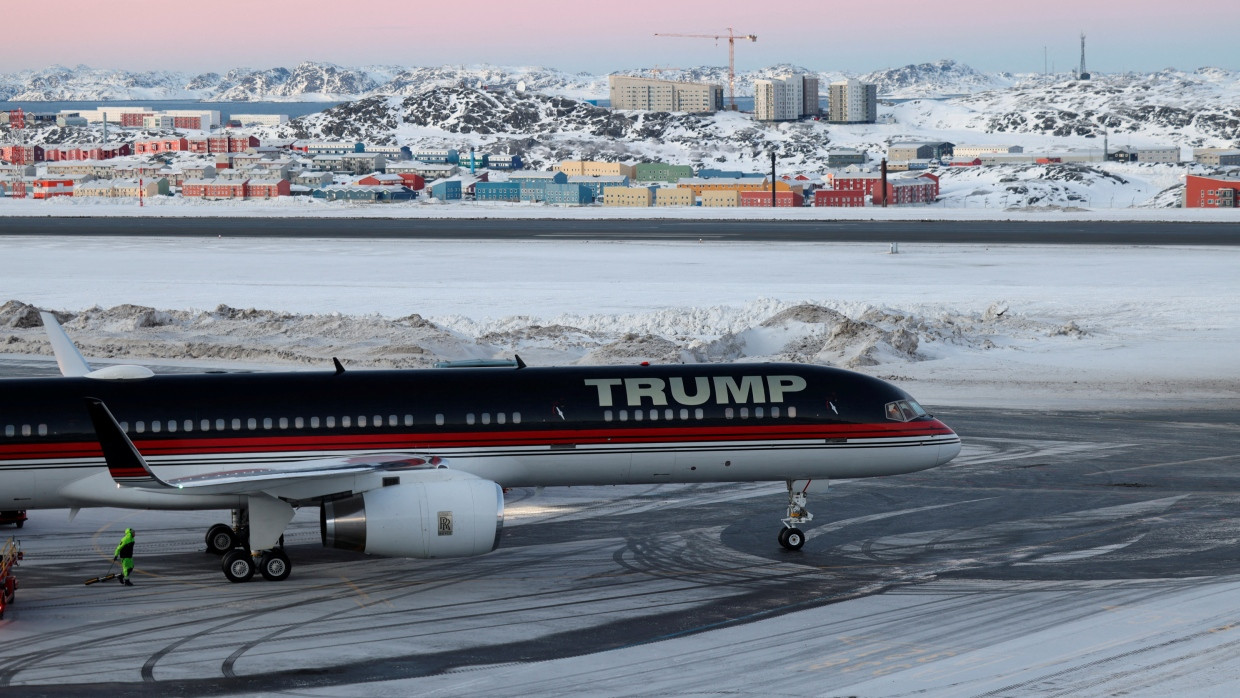 Besuch aus den USA: Donald Trumps Sohn, Donald Jr., hatte in der Privatmaschine der Familie die Insel Grönland besucht.