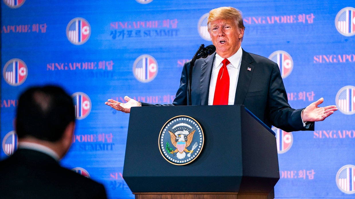 Hat offenbar auf alles eine Antwort: Donald Trump bei seiner Pressekonferenz in Singapur.