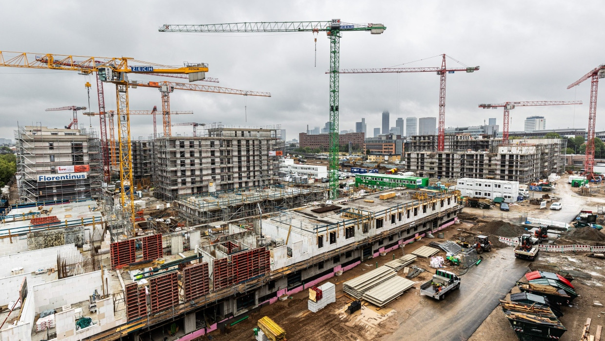 Hier funktioniert der Wohnungsbau noch: Großbaustelle Schönhofviertel am Frankfurter Westbahnhof.