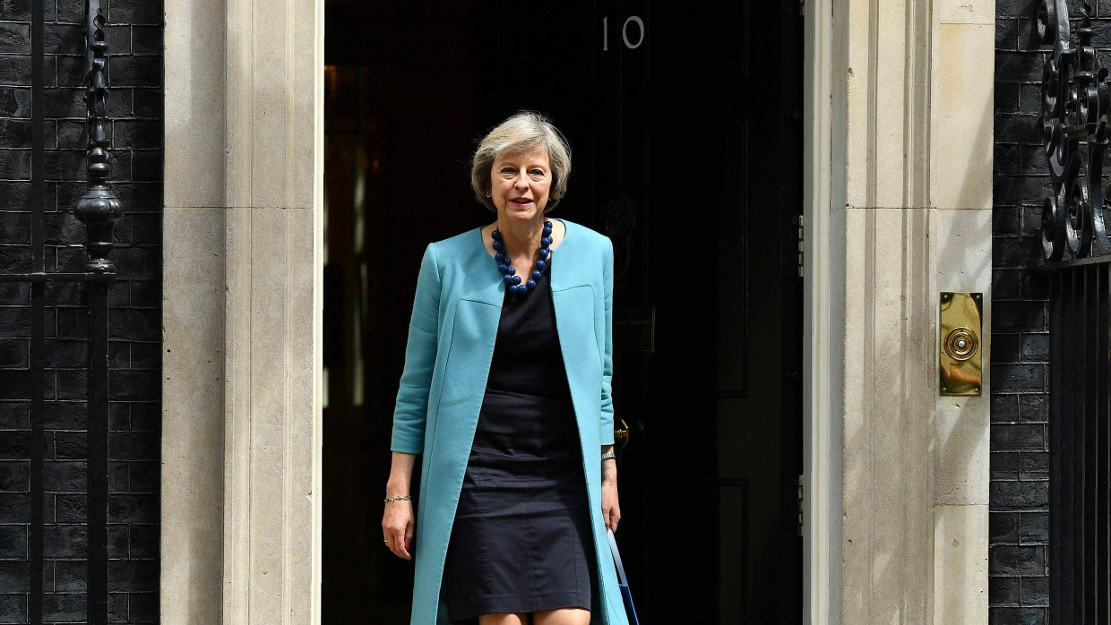 Downing Street Nummer 10 - warum nicht. Sagt sich wohl auch Innenministerin Theresa May. Sie will die Nachfolge von Premierminister Cameron antreten.