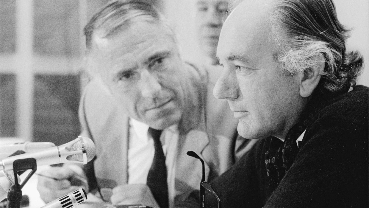 Witterung aufnehmen: Siegfried Unseld (links) mit seinem Autor Thomas Bernhard 1984 in Frankfurt