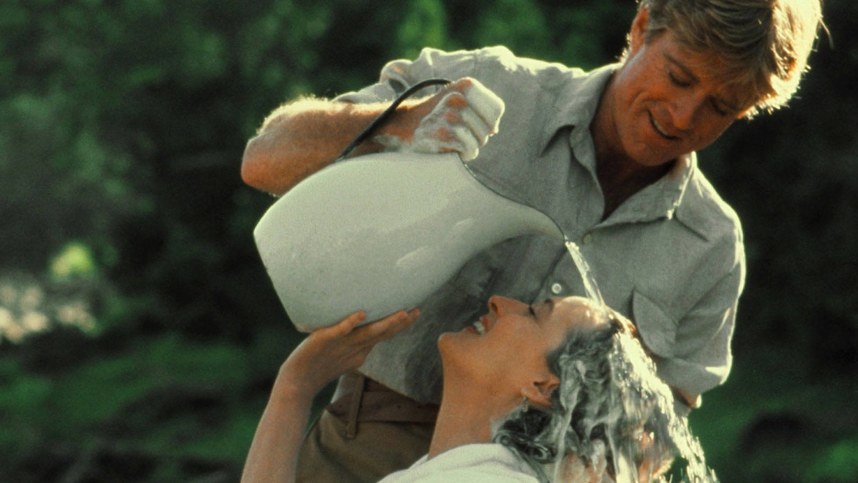 Jenseits von Bad und Dusche: Meryl Streep und Robert Redford 1985 in „Out of Africa“ (auf Deutsch: „Jenseits von Afrika“).