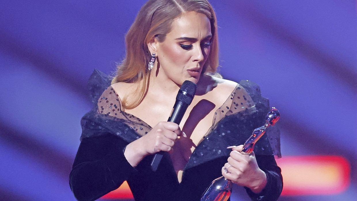 Geschlechtsparteiisch: Adele mit dem Brit Award für den „Song des Jahres“