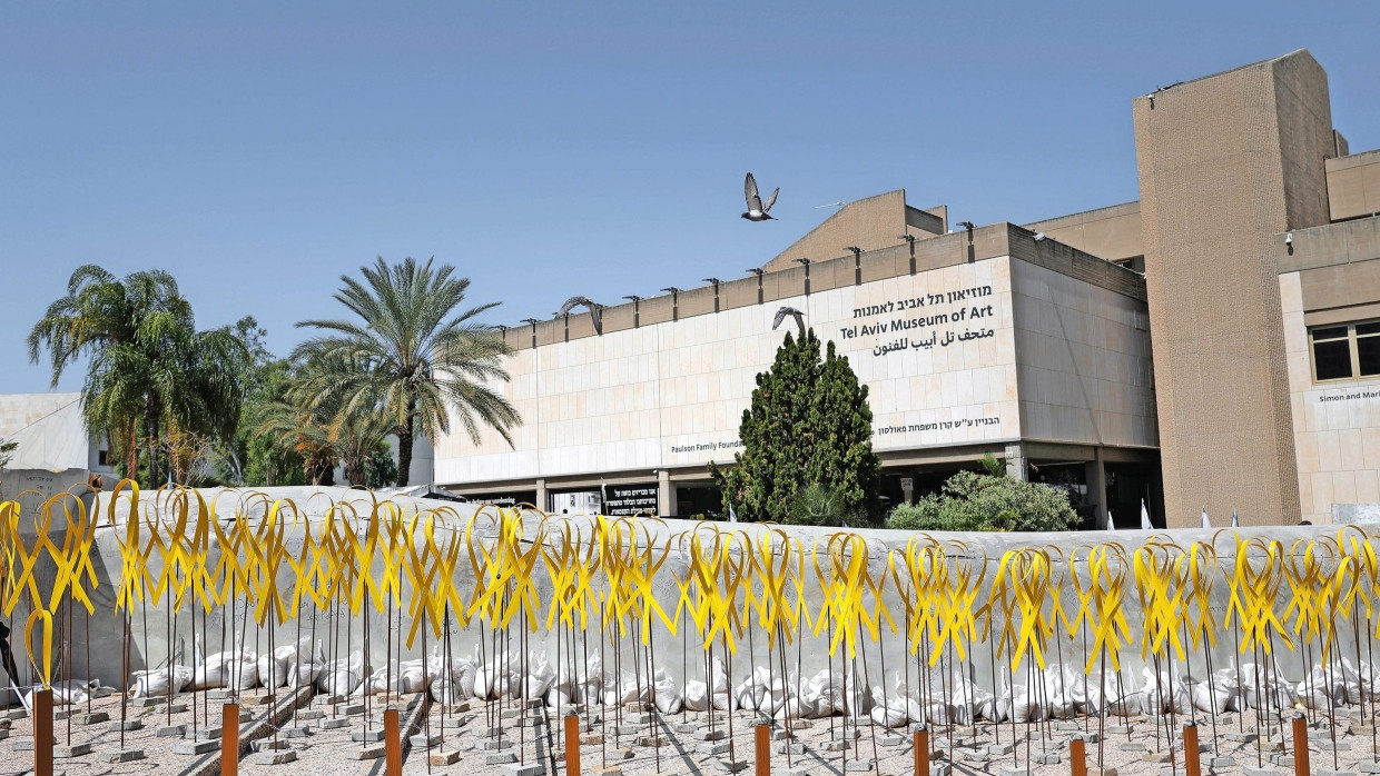 Gelbe Schleifen symbolisieren in Tel Aviv die Geiseln der Hamas.