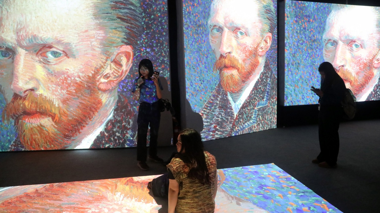 Heute wird die Kunst von Vincent van Gogh vielfach ausgestellt, hier etwa als digitales Kunsterlebnis bei „Vincent van Gogh Alive“ in Jakarta.