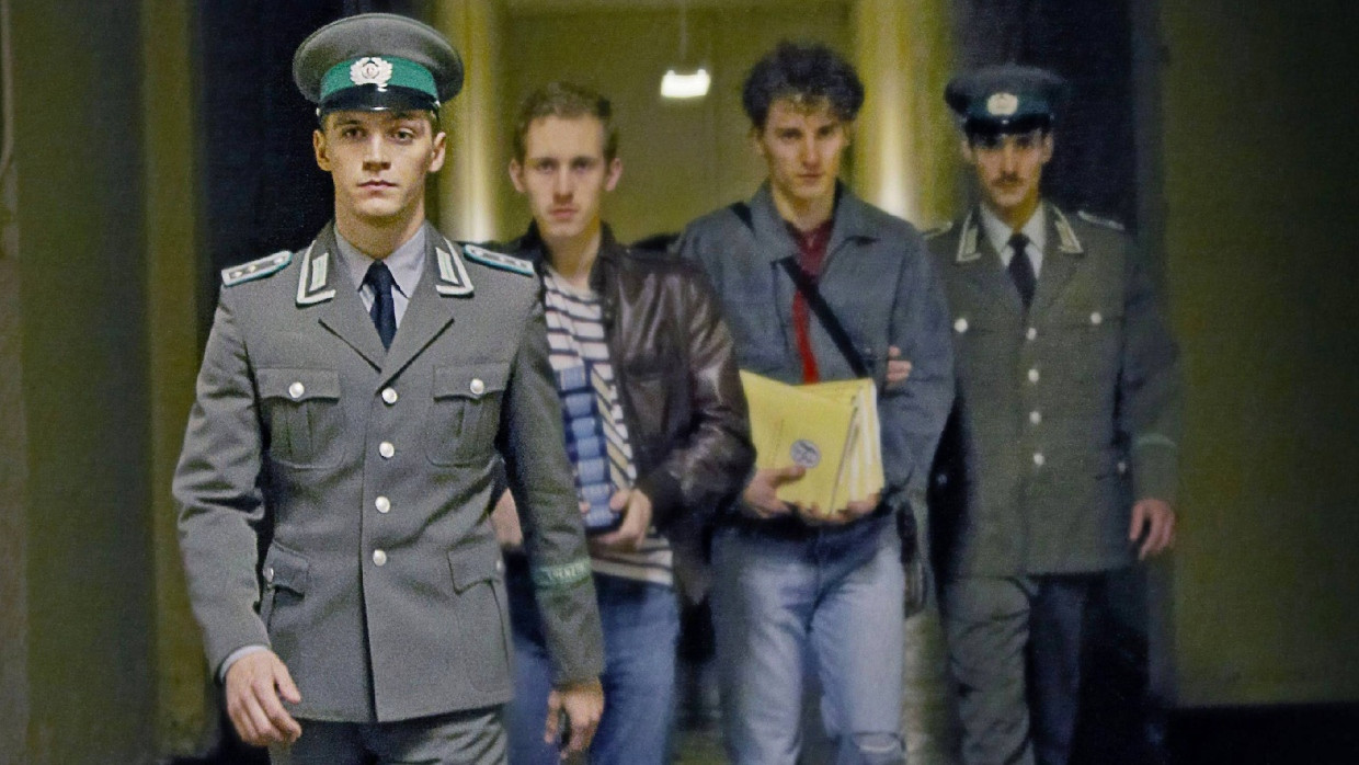 Gehen neue Wege: Martin Rauch (Jonas Nay, links) und seine Kollegen von „Deutschland 83“ werden das amerikanische Publikum per Streamingdienst kennenlernen.