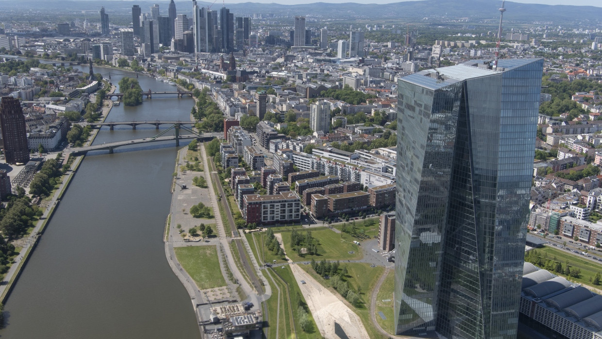 Bankenplatz Frankfurt: Die EZB sorgt sich um die Aussichten für die Finanzstabilität.