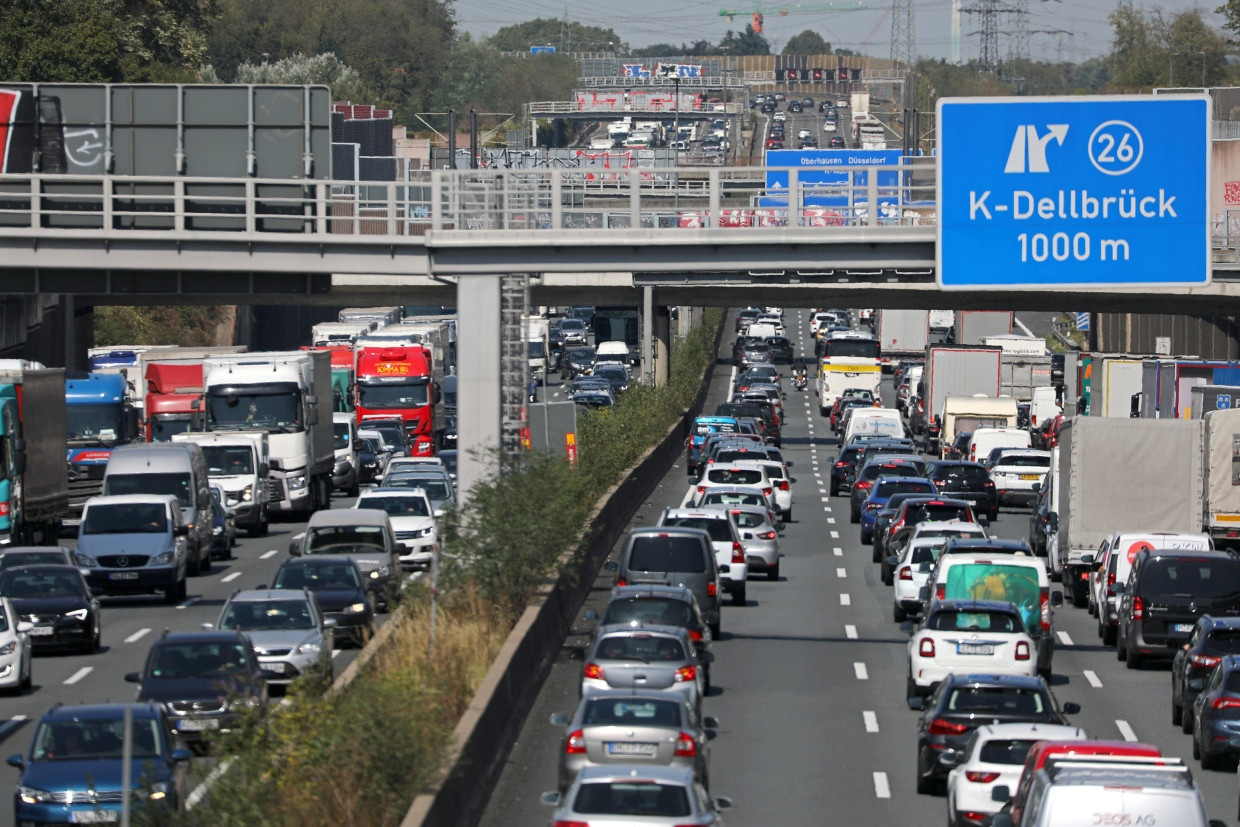 Stößt fleißig Treibhausgase aus: der deutsche Verkehrssektor