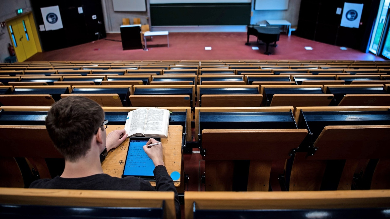 Bitte recht fleißig: Große Unternehmen  messen der Hochschulnote viel Bedeutung bei.