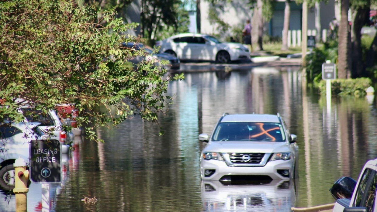 Im amerikanischen Clearwater steht das Hochwasser in den Straßen.