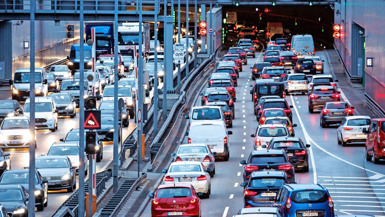 Ziel nicht erfüllt: Im Verkehr ist der Ausstoß von Treibhausgasen 2022 gestiegen.