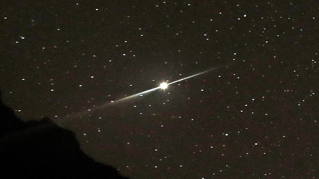 Blick auf einen Perseiden-Meteoritenschauer (Symbolbild)