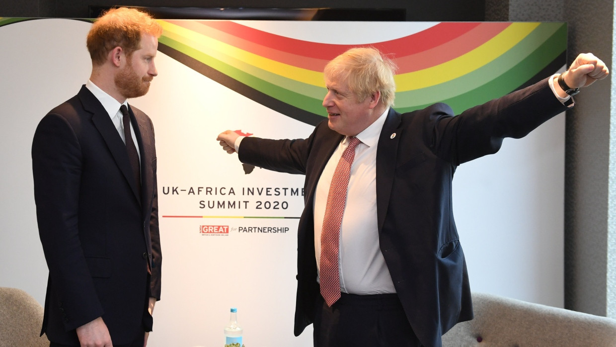 Unter Männern: Boris Johnson soll es mit einem persönlichen Gespräch beim abtrünnigen Prinz Harry versucht haben.