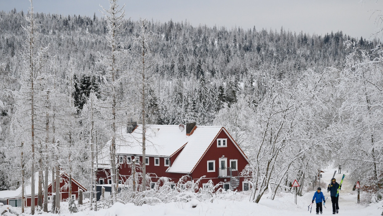 Wintersportler in St. Andreasberg, Niedersachsen