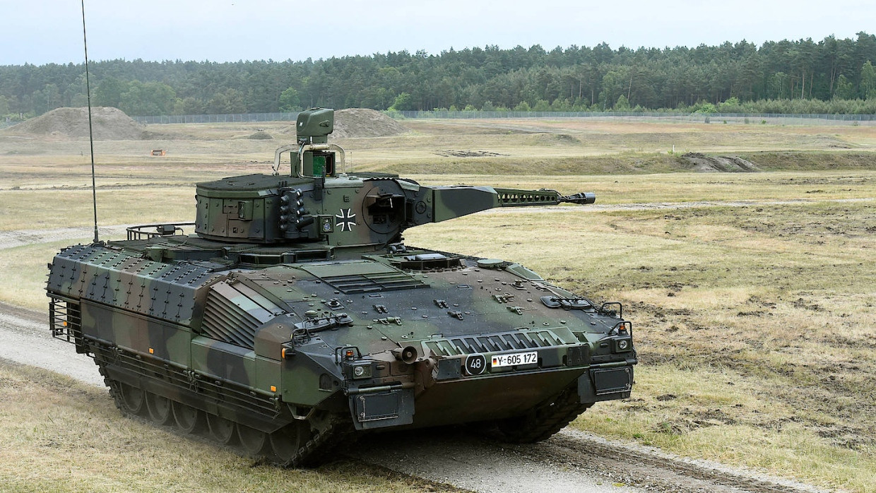 Der deutsche Schützenpanzer Puma auf einem Erprobungsgelände in Niedersachsen