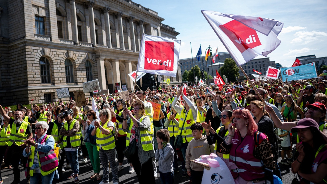 Warnstreik von kommunalen Kitas der Gewerkschaft Verdi in Berlin