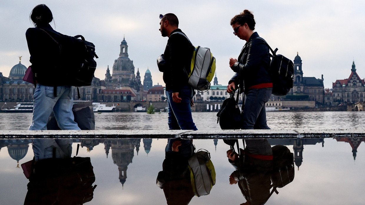 Besucher in Dresden: Die Unterschiede zwischen Ost und West sind noch immer spürbar.