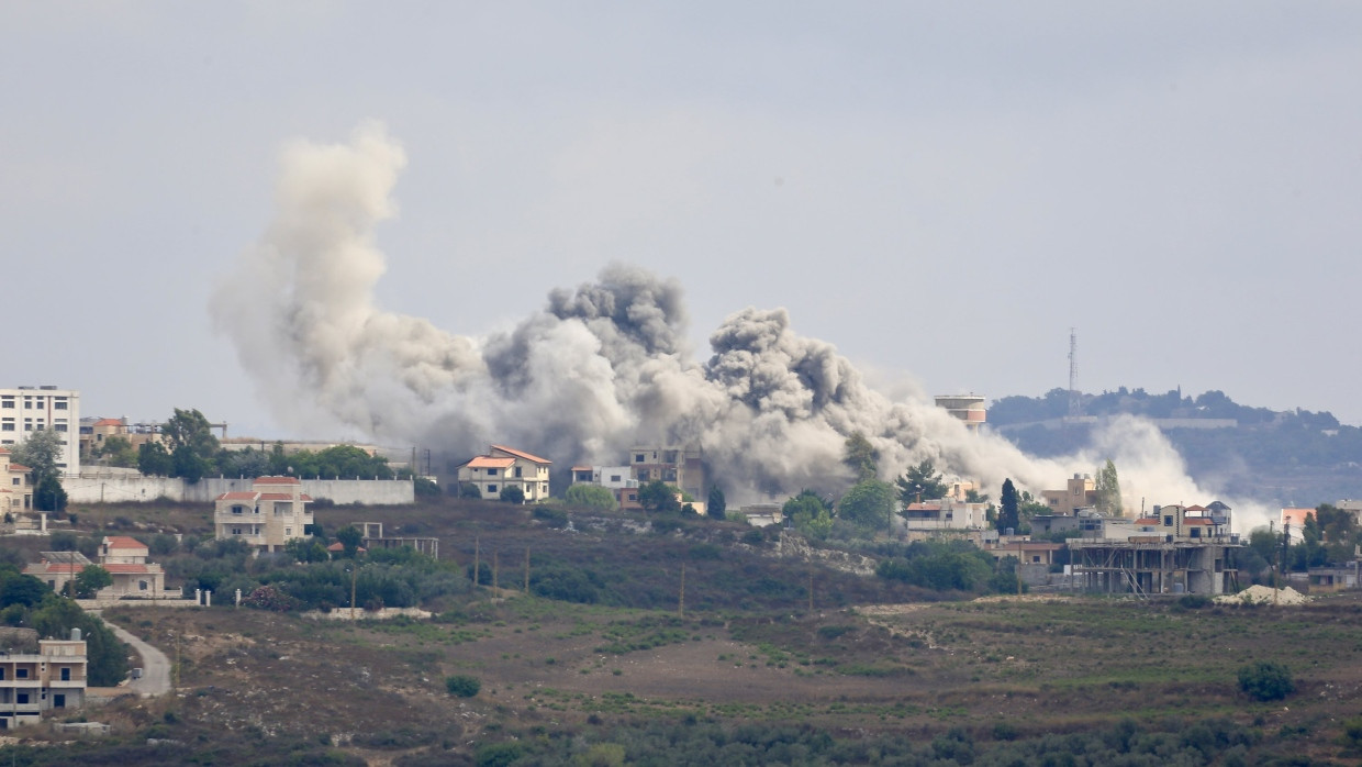 Rauch steigt nach einem israelischen Luftangriff in Libanon auf. (Archivbild)