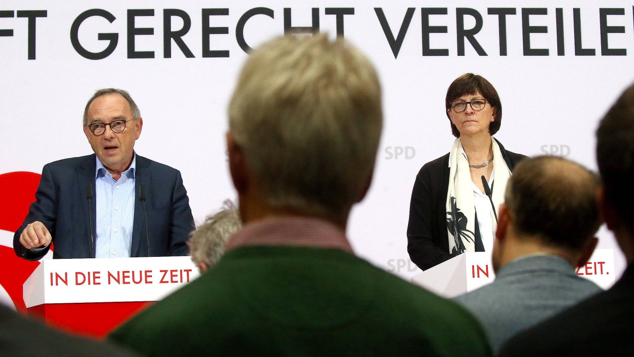 Die SPD-Spitze kommentiert den Fall AKK: Norbert Walter-Borjans und Saskia Esken