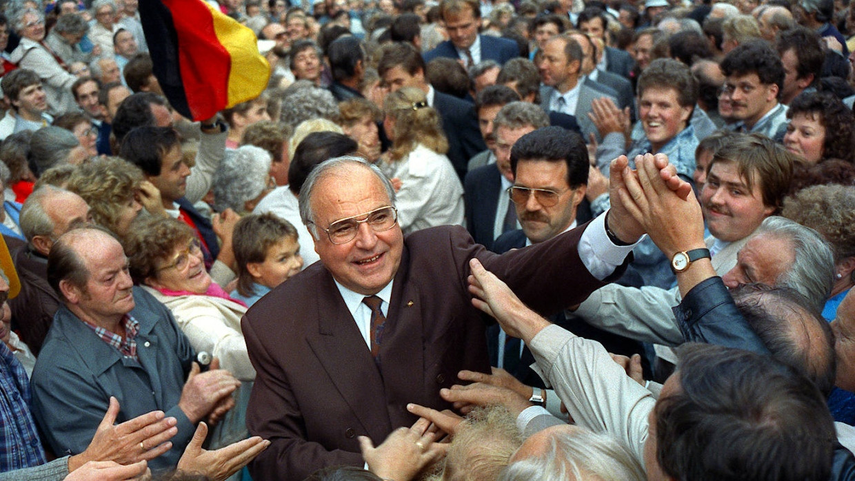 Kanzler der Einheit: Helmut im Bundestagswahlkampf 1990 in Thüringen.