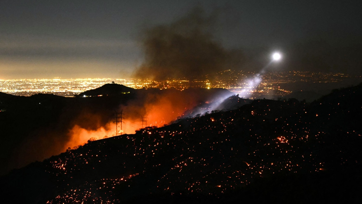 Der Blick auf das Palisades Feuer in Los Angeles.