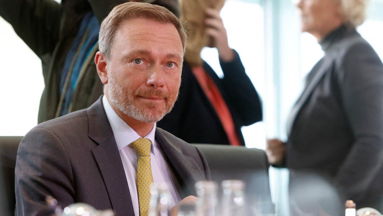 Stopft das die Lücke? Finanzminister Lindner will die Aktienrente einführen.