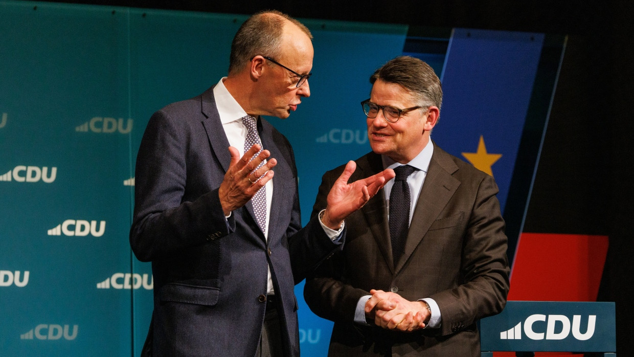 Friedrich Merz und Boris Rhein am Samstag beim CDU-Wahlkampfevent in Fulda.