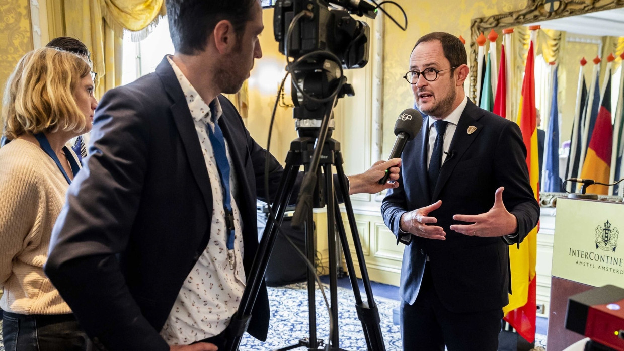 Der belgische Justizminister Vincent Van Quickenborne in Amsterdam anlässlich eines länderübergreifenden Treffens gegen organisierte Kriminalität.