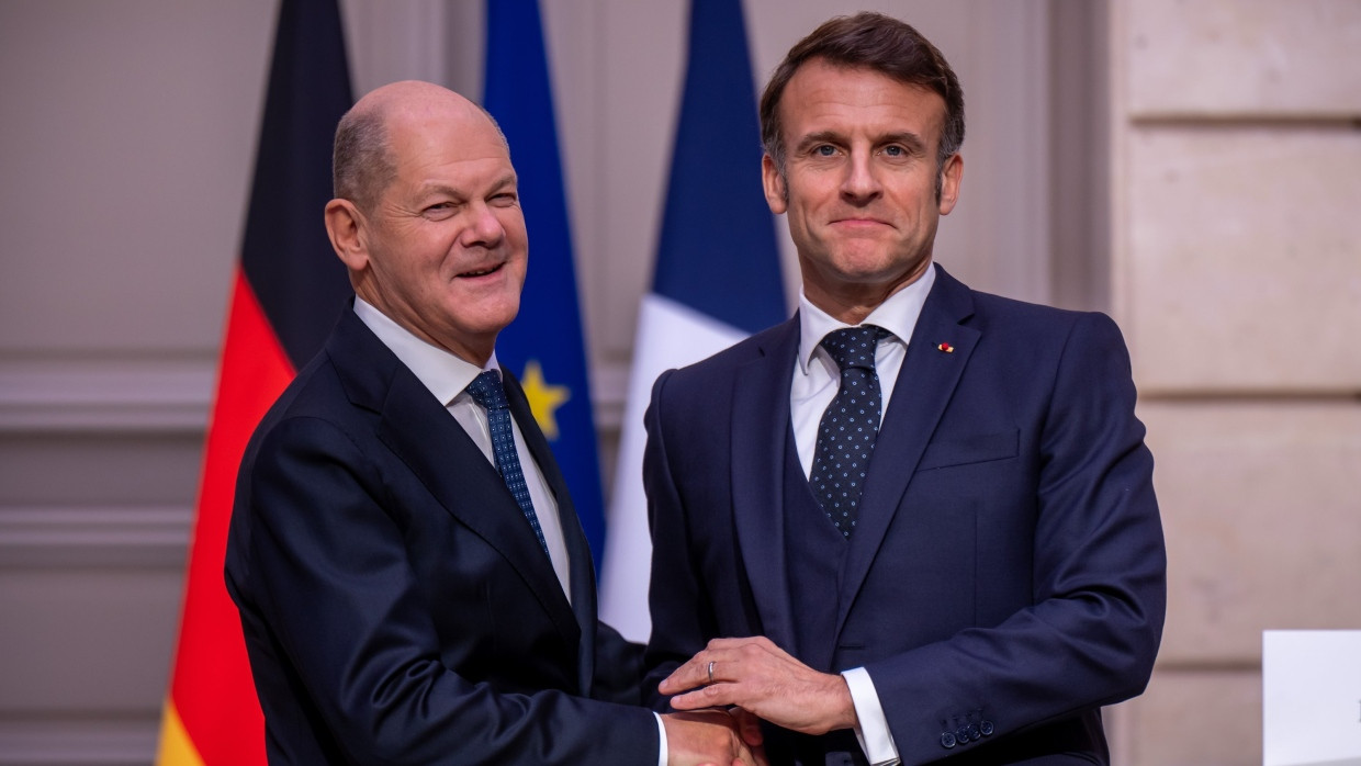 Bundeskanzler Scholz und Frankreichs Präsident Macron am Mittwoch in Paris