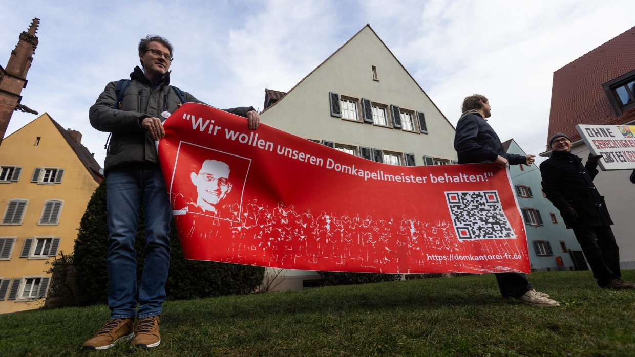 Die Unterstützung für den entlassenen Domkapellmeister Boris Böhmann nimmt in Freiburg den Charakter einer Bürgerbewegung an.