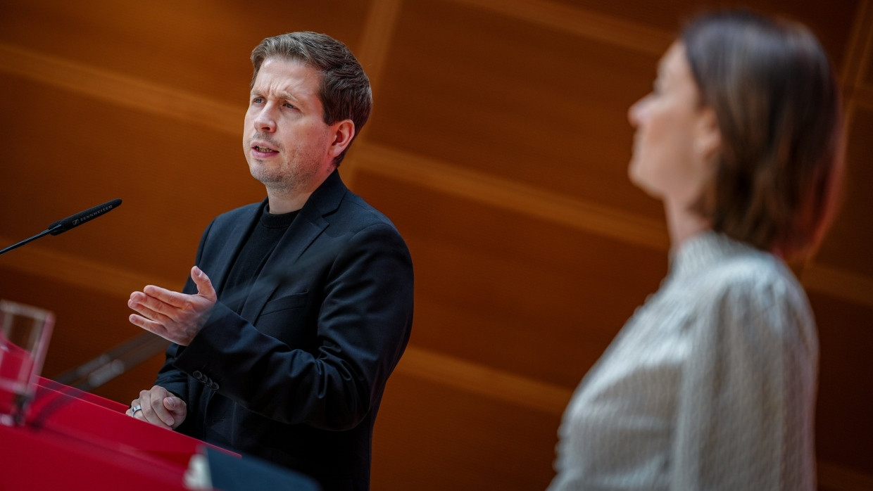 SPD-Generalsekretär Kevin Kühnert Mitte Juni mit Katarina Barley in der Berliner SPD-Zentrale.