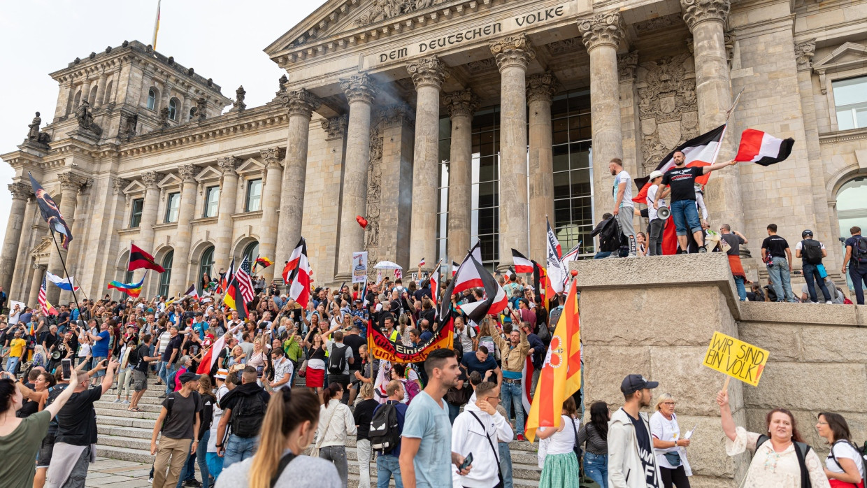 Hier herrscht kein Konsens: Proteste gegen Corona-Maßnahmen vor dem Reichstagsgebäude im August 2020