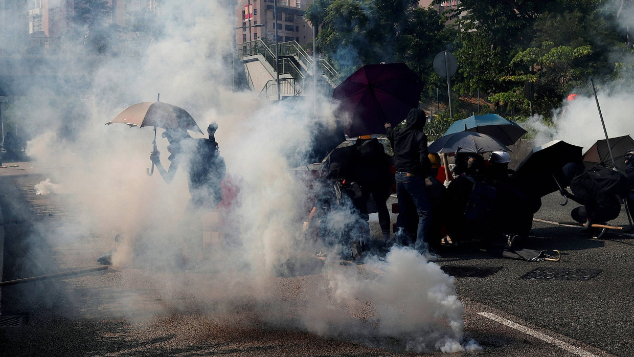 Die Polizei ging am chinesischen Nationalfeiertag mit Tränengas gegen Protestler in Hongkong vor.