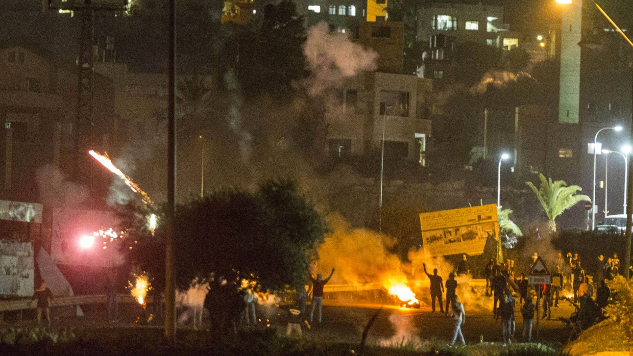 Nach dem Tode eines arabischen Israeli, der von Polizisten erschossen wurde, kam es in Kfar Kana bei Nazareth zu Ausschreitungen