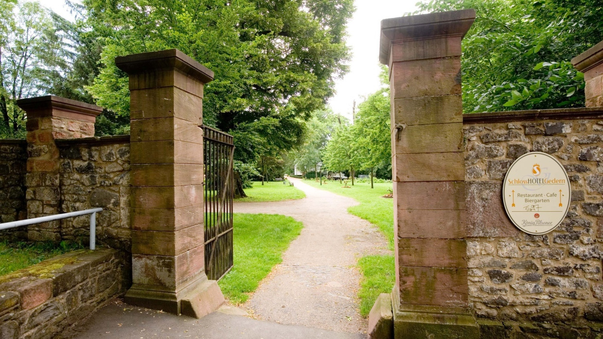 Soll umgestaltet werden: Schlosspark in Gedern - hier ein Eingang