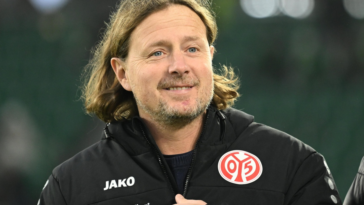 Vertraut er seinen Ergänzungsspielern nicht? Der Mainzer Trainer Bo Henriksen bleibt seiner Linie treu.