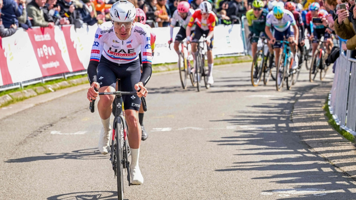 Den anderen mal wieder davongefahren: Tadej Pogacar attackiert bei Lüttich-Bastogne-Lüttich.