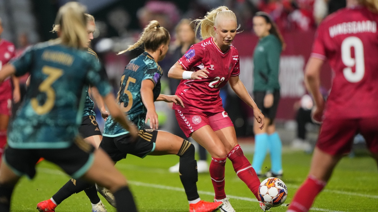 Einen Schritt zu spät: Deutschlands Fußballspielerinnen gegen Dänemark