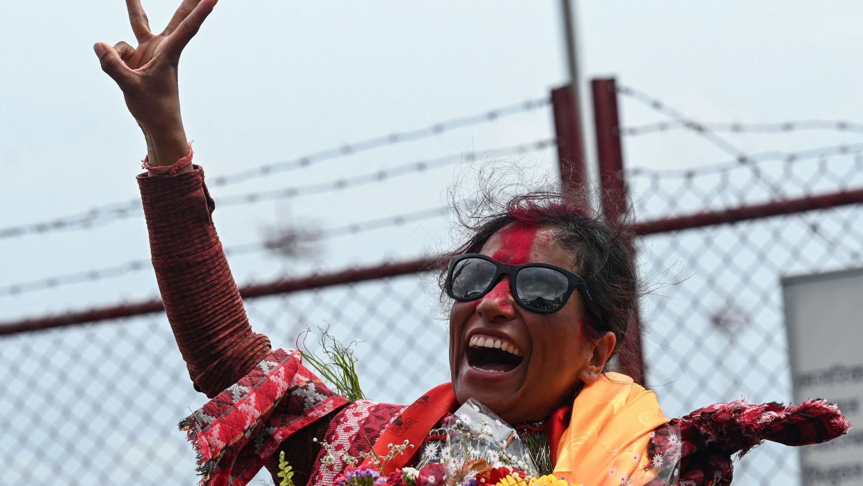 Stand schon am 12. und am 19. Mai am höchsten Punkt der Erde: Purnima Shrestha bei ihrer Ankunft am Flughafen in Kathmandu