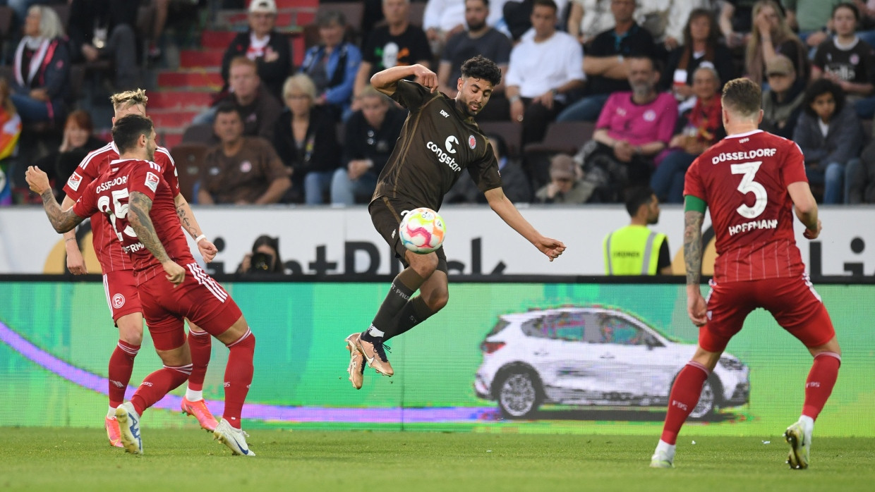 FC St. Pauli - Fortuna Düsseldorf im Millerntor-Stadion.