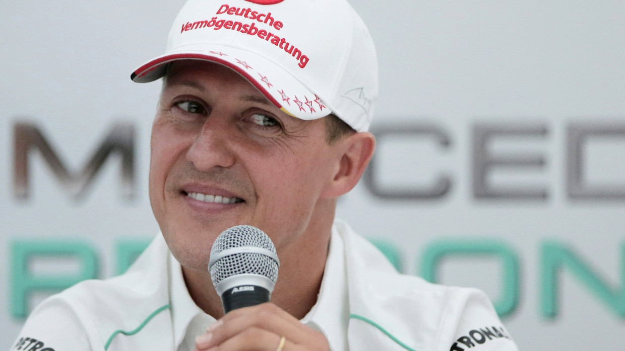 Michael Schumacher bei einer Pressekonferenz 2012