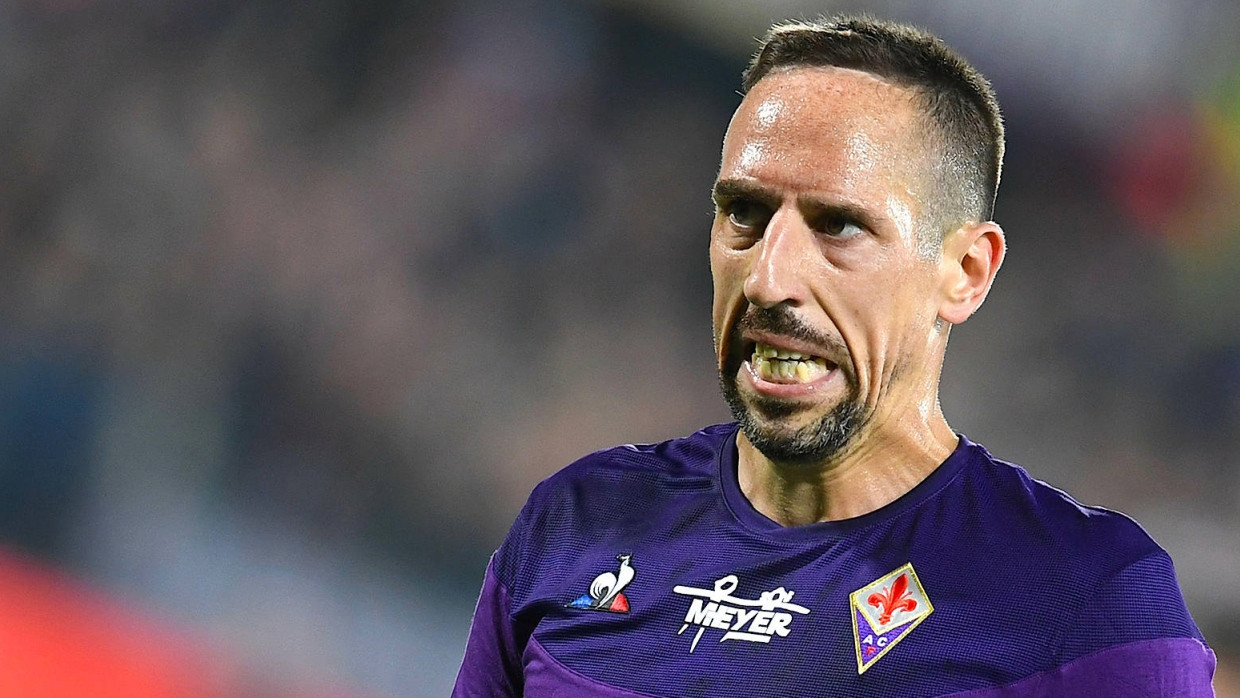 Emotionen in Florenz: Franck Ribéry sieht nach dem Spiel die Rote Karte.