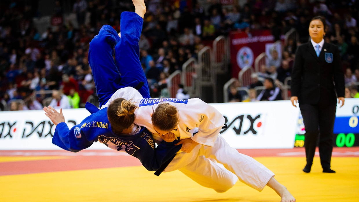 Judo ist Einzelsport: JCW-Kämpferin Giovanna Scoccimarro (in weiß) beim Grand Slam in Düsseldorf.