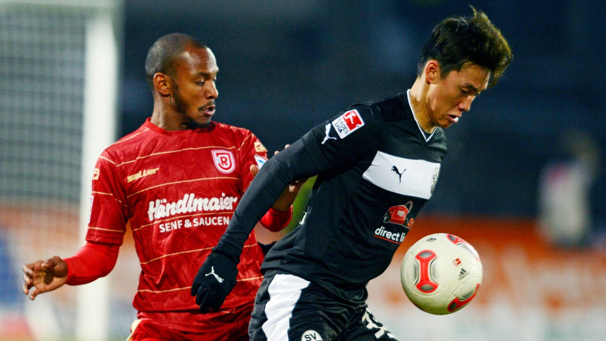 Bild mit Symbolcharakter: Sandhausen behauptet sich im Kellerduell gegen den Jahn Regensburg