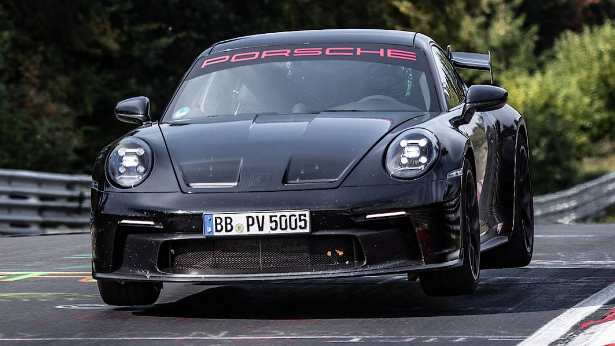 Der neue 911 GT3 absolviert die berühmte Nordschleife in weniger als sieben Minuten.