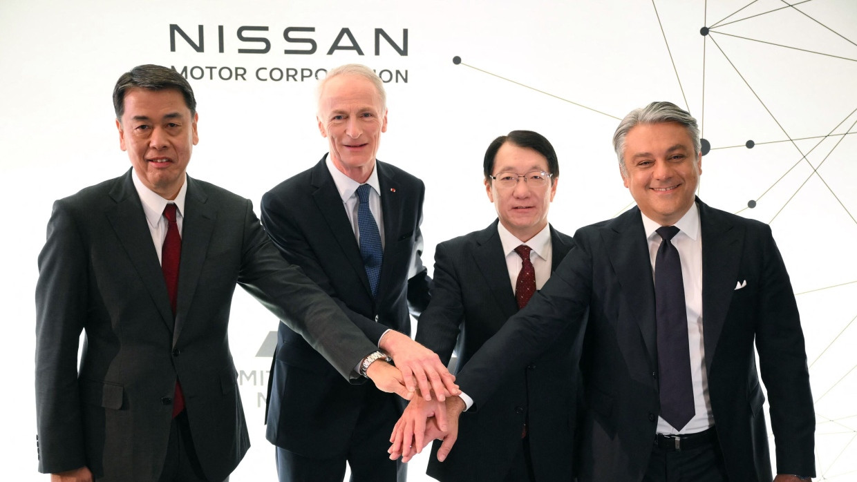 Vereint: Manager von Nissan, Renault und Mitusbishi posieren zur Vorstellung der neuen Strategie.