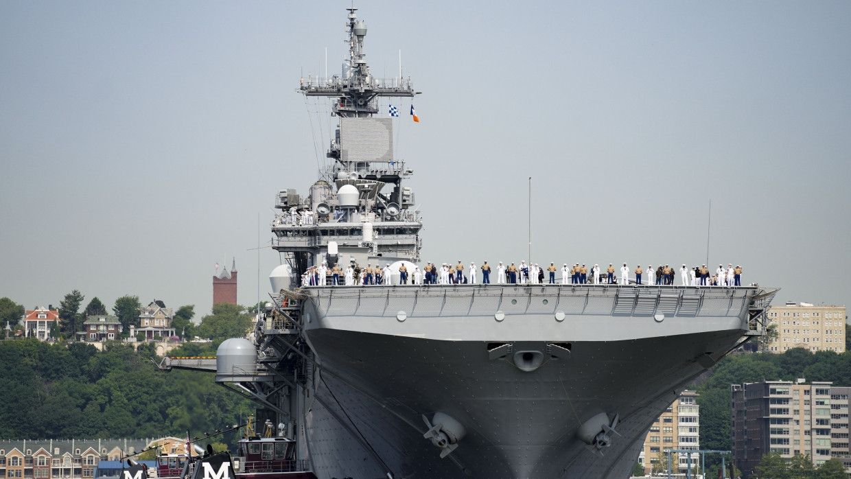 Die Muskeln spielen lassen: Das amphibische Angriffsschiff „USS Wasp“, hier im Hafen von New York im Mai 2023