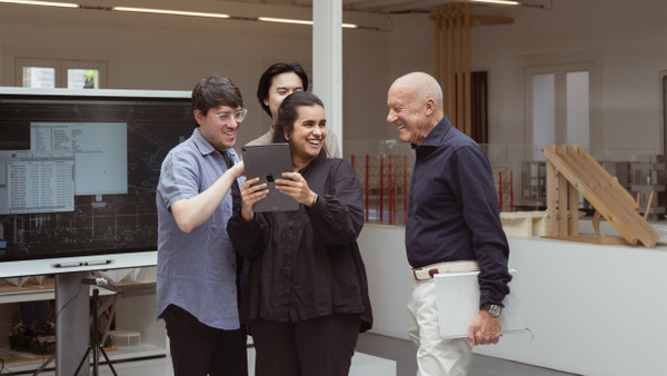 Glaubt an die emanzipatorische Kraft der Technologie: Norman Foster in seinem neuen Madrider Institut