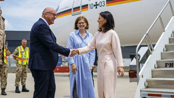 Der deutsche Botschafter in den Vereinigten Staaten, Andreas Michaelis, mit Außenministerin Annalena Baerbock im Juli 2024 in Washington